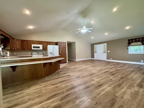 504 E Murray St, Sesser, IL 62884 photo 17