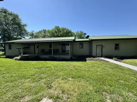 504 E Murray St, Sesser, IL 62884 photo 12