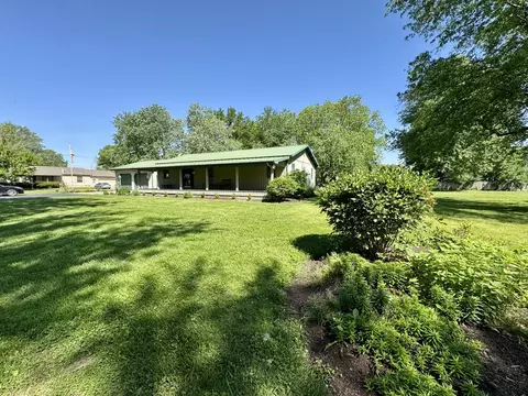 504 E Murray St, Sesser, IL 62884