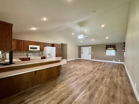 504 E Murray St, Sesser, IL 62884 photo 18