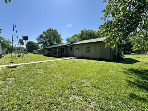 504 E Murray St, Sesser, IL 62884 photo 11