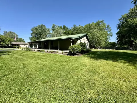 504 E Murray St, Sesser, IL 62884 photo 8
