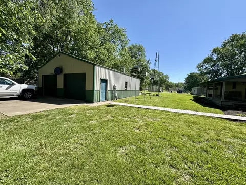 504 E Murray St, Sesser, IL 62884 photo 14