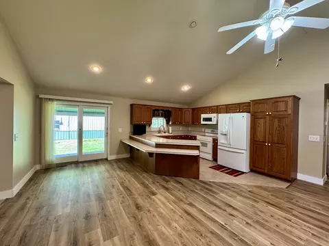 504 E Murray St, Sesser, IL 62884 photo 21