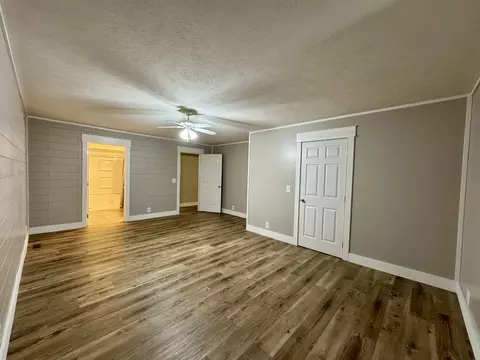 504 E Murray St, Sesser, IL 62884 photo 32