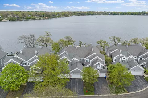 237 Sandy Point Ln, Lake Zurich, IL 60047