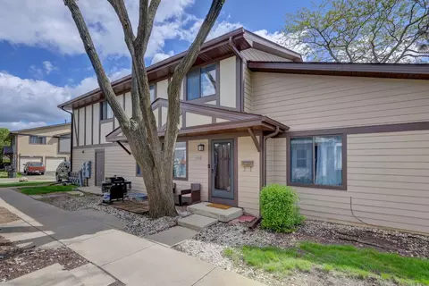 1458 Sutter Dr #1622-3, Hanover Park, IL 60133