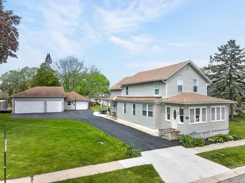 162 Park St, Hampshire, IL 60140
