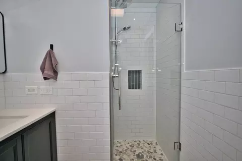 Bath - 2 S510 Seneca Dr, Wheaton, IL 60189 photo 6 of 6