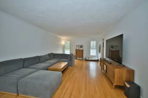 Living - 2 S510 Seneca Dr, Wheaton, IL 60189 photo 2 of 6