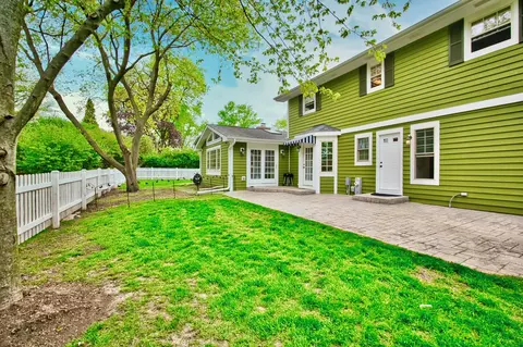 Exterior - 2 S510 Seneca Dr, Wheaton, IL 60189 photo 5 of 12
