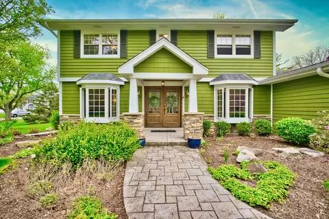 Exterior - 2 S510 Seneca Dr, Wheaton, IL 60189 photo 3 of 12