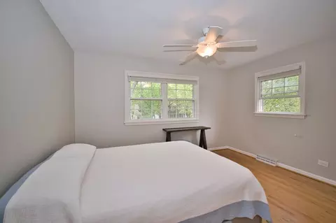 Bedroom - 2 S510 Seneca Dr, Wheaton, IL 60189 photo 2 of 12