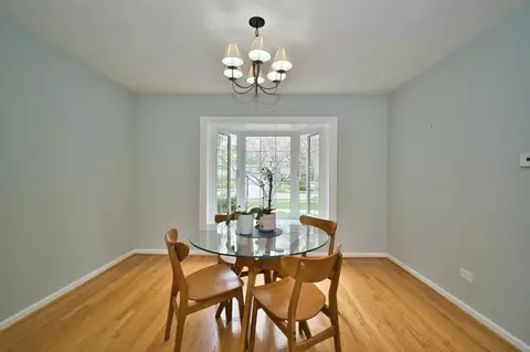Dining - 2 S510 Seneca Dr, Wheaton, IL 60189 photo 4 of 4
