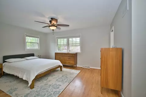Bedroom - 2 S510 Seneca Dr, Wheaton, IL 60189 photo 9 of 12