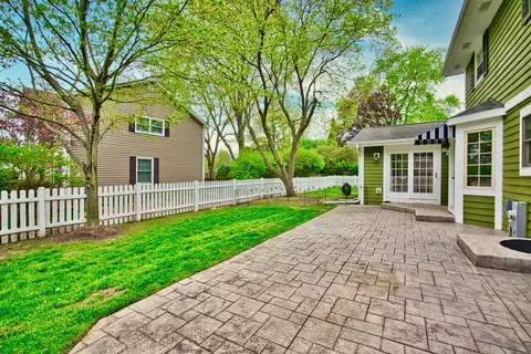 Exterior - 2 S510 Seneca Dr, Wheaton, IL 60189 photo 4 of 12