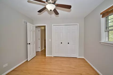 Bedroom - 2 S510 Seneca Dr, Wheaton, IL 60189 photo 8 of 12