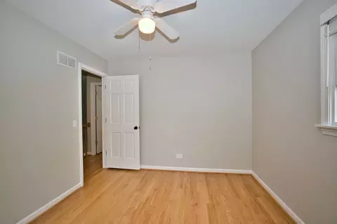 Bedroom - 2 S510 Seneca Dr, Wheaton, IL 60189 photo 6 of 12