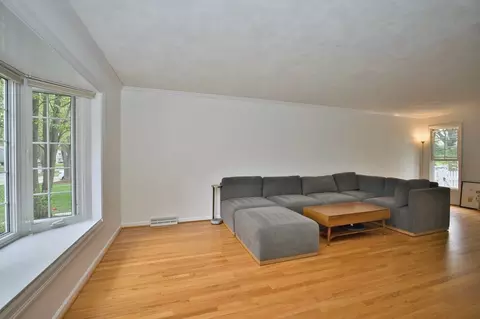 Living - 2 S510 Seneca Dr, Wheaton, IL 60189 photo 1 of 6