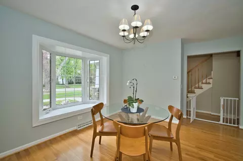 Dining - 2 S510 Seneca Dr, Wheaton, IL 60189 photo 2 of 4