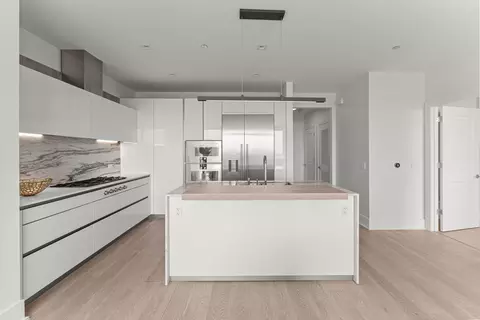 Kitchen - 363 E Wacker Dr #2905, Chicago, IL 60601 photo 1 of 2
