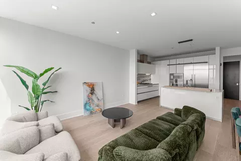 Living - 363 E Wacker Dr #2905, Chicago, IL 60601 photo 1 of 3