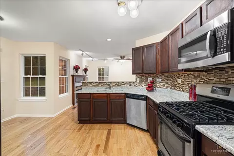 Kitchen - 7 Eagle Ct, Streamwood, IL 60107 photo 1 of 4
