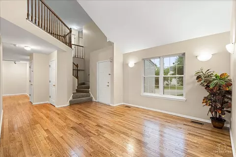 Living - 7 Eagle Ct, Streamwood, IL 60107 photo 2 of 7