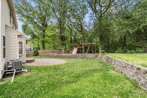Exterior - 7 Eagle Ct, Streamwood, IL 60107 photo 3 of 4
