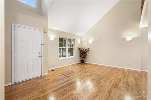 Living - 7 Eagle Ct, Streamwood, IL 60107 photo 1 of 7