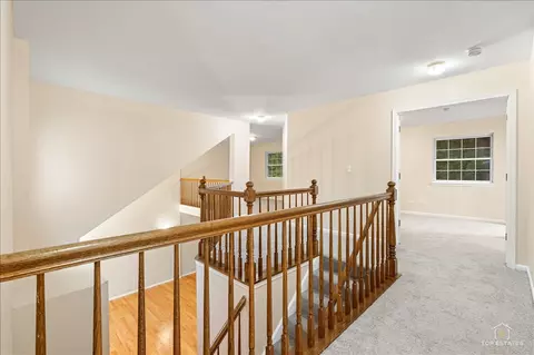 Entry Way - 7 Eagle Ct, Streamwood, IL 60107 photo 1 of 1