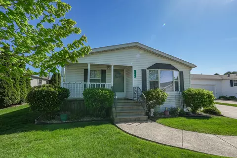 1288 Long Oak Rd, Manteno, IL 60950