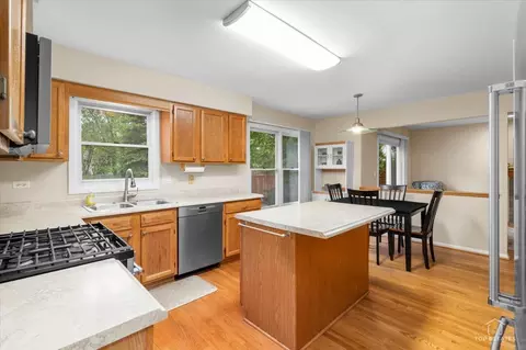 Kitchen - 705 Gregor Ln, Wheeling, IL 60090 photo 1 of 3