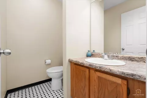 Other - 705 Gregor Ln, Wheeling, IL 60090 photo 2 of 6