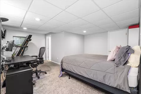 Bedroom - 705 Gregor Ln, Wheeling, IL 60090 photo 5 of 5