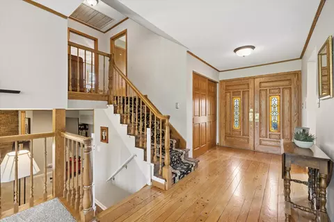 Entry Way - 1903 E Ivy Ln, Mount Prospect, IL 60056 photo 2 of 2