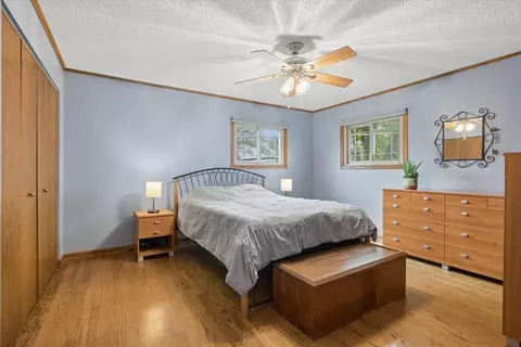 Bedroom - 1903 E Ivy Ln, Mount Prospect, IL 60056 photo 1 of 3