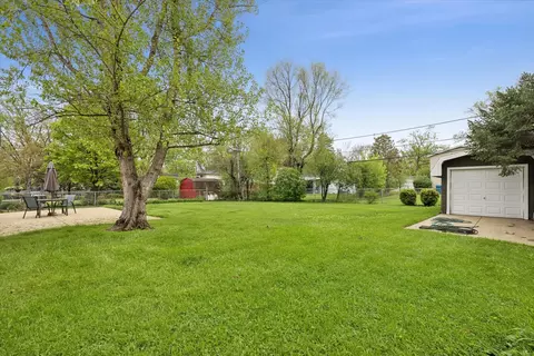 Exterior - 1903 E Ivy Ln, Mount Prospect, IL 60056 photo 3 of 3