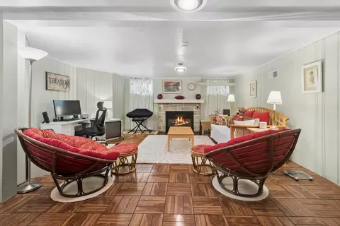 Living - 2026 Mcdaniel Ave, Evanston, IL 60201 photo 5 of 5