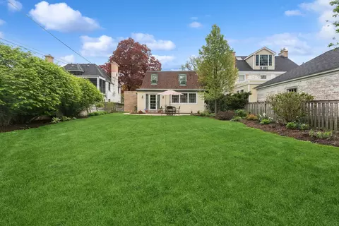 Exterior - 2026 Mcdaniel Ave, Evanston, IL 60201 photo 3 of 3