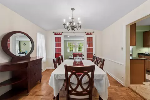Dining - 2026 Mcdaniel Ave, Evanston, IL 60201 photo 1 of 3