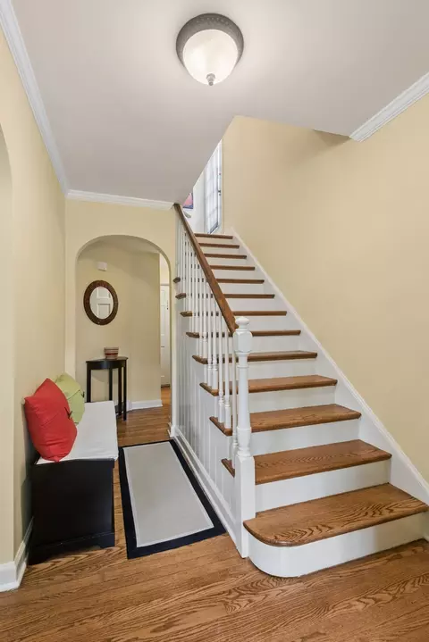 Entry Way - 2026 Mcdaniel Ave, Evanston, IL 60201 photo 1 of 1