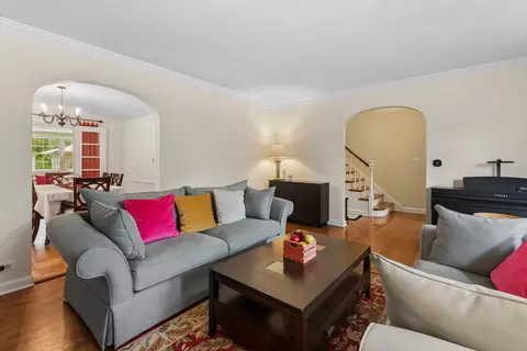 Living - 2026 Mcdaniel Ave, Evanston, IL 60201 photo 3 of 5