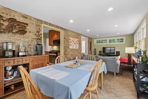 Dining - 2026 Mcdaniel Ave, Evanston, IL 60201 photo 3 of 3