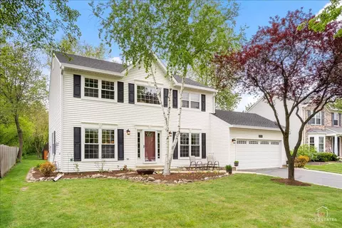 312 Greenview Dr, Crystal Lake, IL 60014