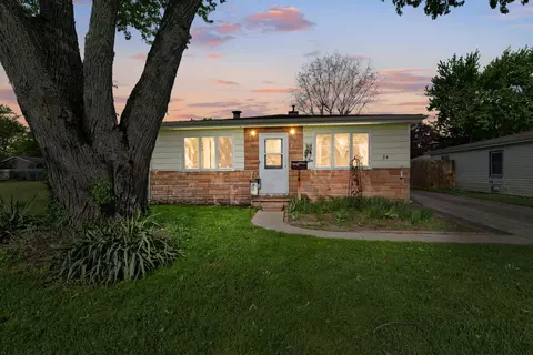 34 N California Ave, Mundelein, IL 60060
