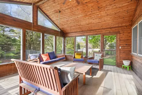 Exterior - 420 S Oak St, Itasca, IL 60143 photo 4 of 9