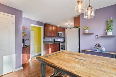 Kitchen - 420 S Oak St, Itasca, IL 60143 photo 2 of 2