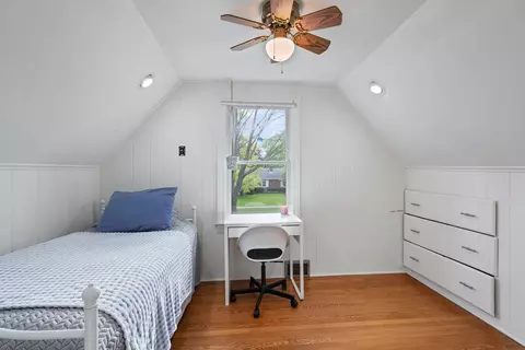 Bedroom - 420 S Oak St, Itasca, IL 60143 photo 4 of 5