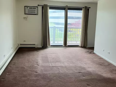 225 Gregory St #10, Aurora, IL 60504 photo 3
